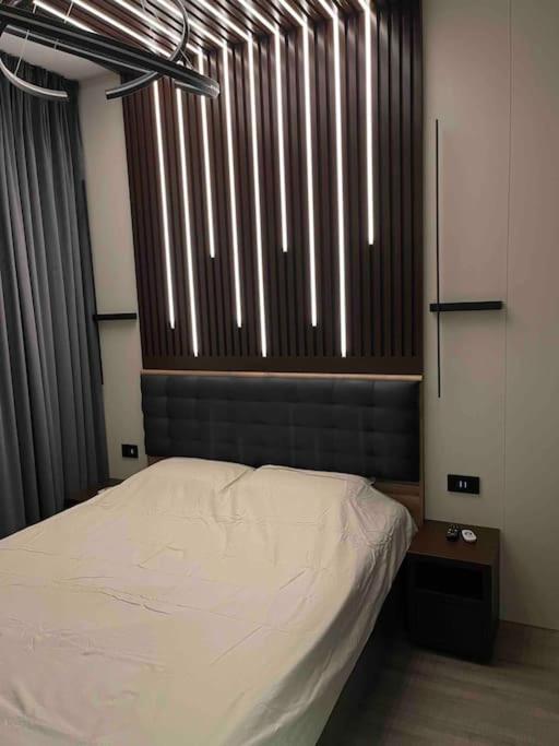 Ath Modern Homes - Luxury Apartment In The City Center Iasi Esterno foto