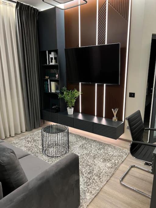 Ath Modern Homes - Luxury Apartment In The City Center Iasi Esterno foto