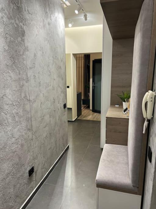 Ath Modern Homes - Luxury Apartment In The City Center Iasi Esterno foto