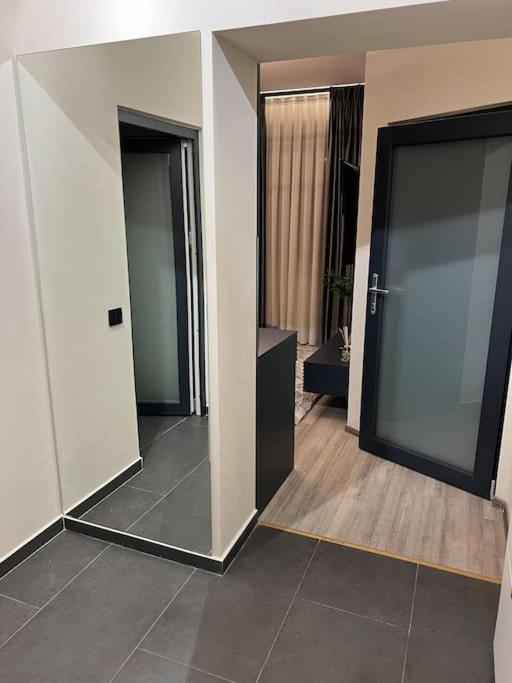 Ath Modern Homes - Luxury Apartment In The City Center Iasi Esterno foto