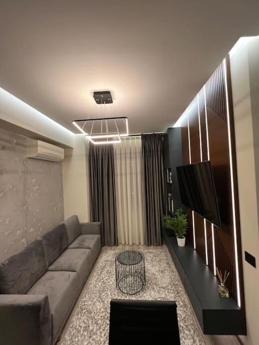 Ath Modern Homes - Luxury Apartment In The City Center Iasi Esterno foto